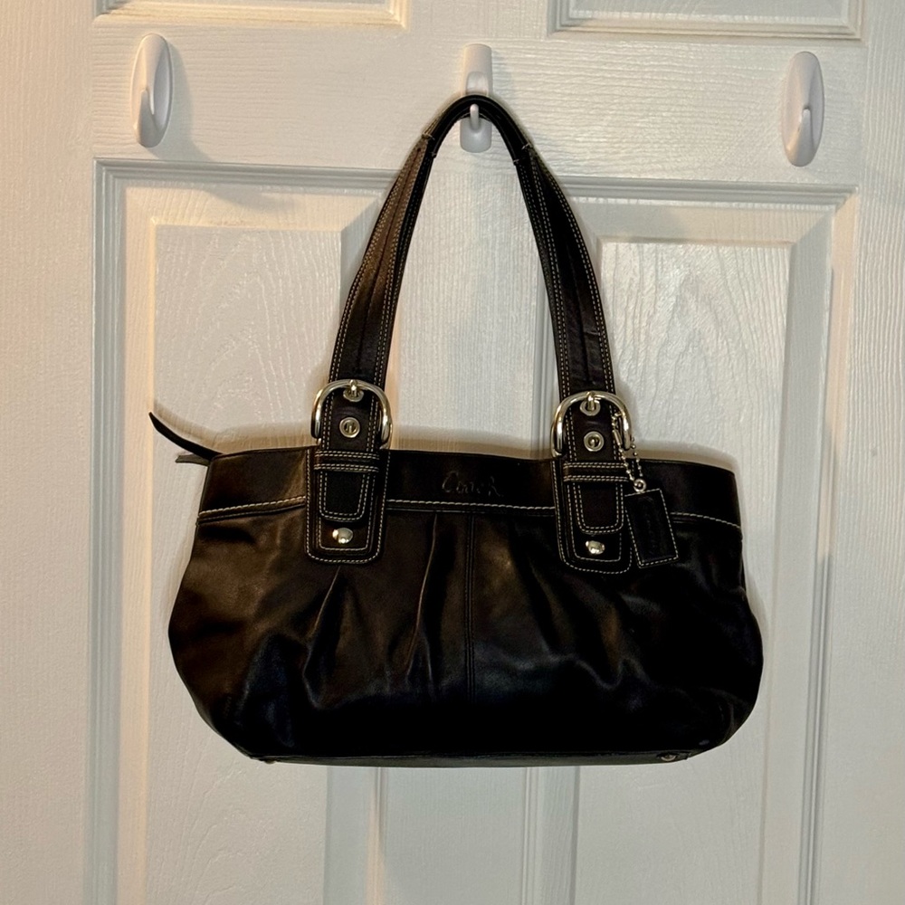 Vintage Coach Hampton Satchel. Black leather.